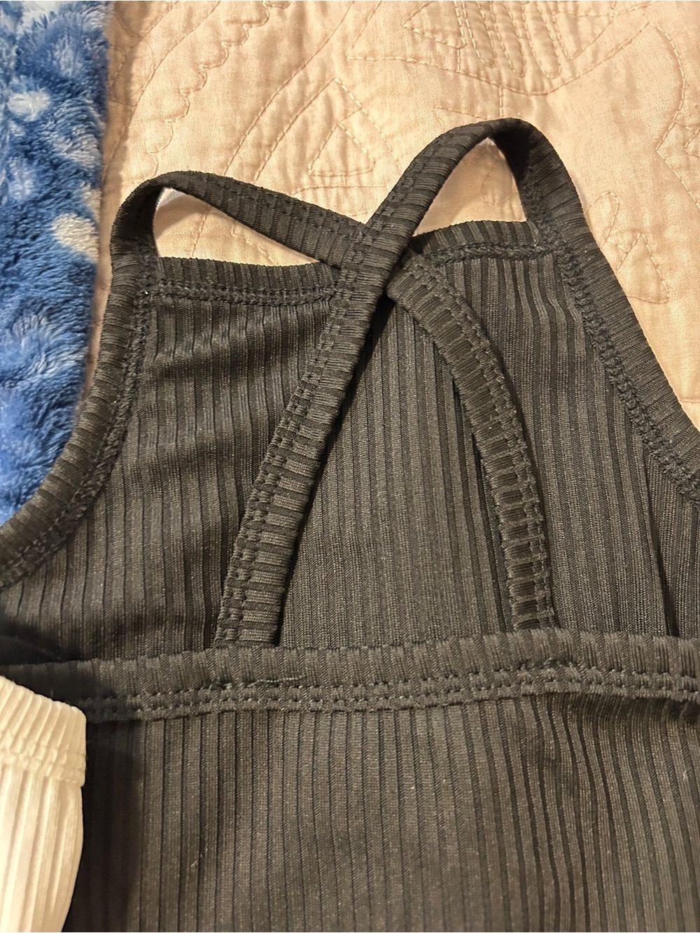3 Pack Amazon Ribbed cross back onesie - Picture 2 of 6